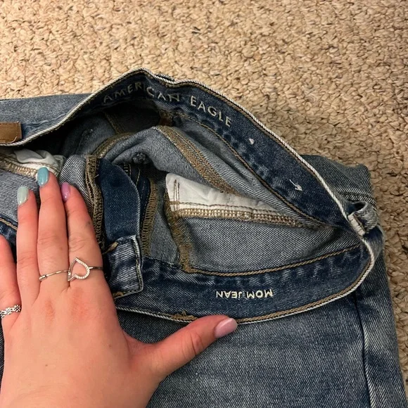 AE mom jeans - Picture 4 of 5